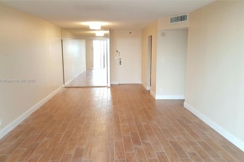 Condominio en alquiler en Aventura, Florida, 2 dormitorios, 102.56 m2 № 1840943 - foto 3