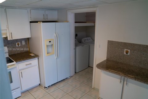 Touwnhouse à louer à Hialeah Gardens, Floride: 3 chambres, 122.45 m2 № 2001361 - photo 9