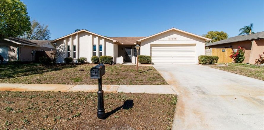 Casa en Port Richey, Florida 3 dormitorios, 150.87 m2 № 1582142