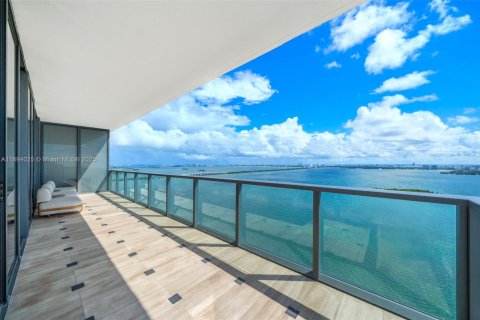 Condominio en venta en Miami, Florida, 4 dormitorios, 306.39 m2 № 1946051 - foto 2