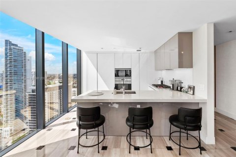 Condominio en venta en Miami, Florida, 4 dormitorios, 306.39 m2 № 1946051 - foto 28