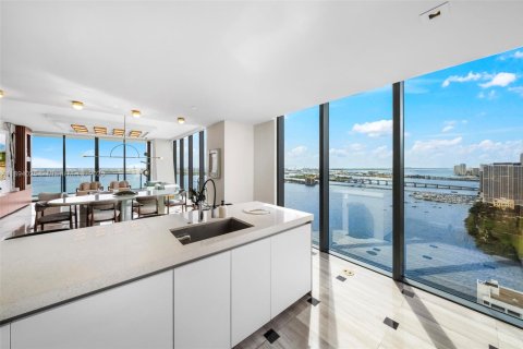 Condominio en venta en Miami, Florida, 4 dormitorios, 306.39 m2 № 1946051 - foto 29