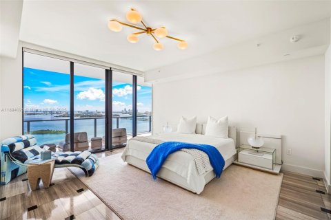 Condominio en venta en Miami, Florida, 4 dormitorios, 306.39 m2 № 1946051 - foto 20