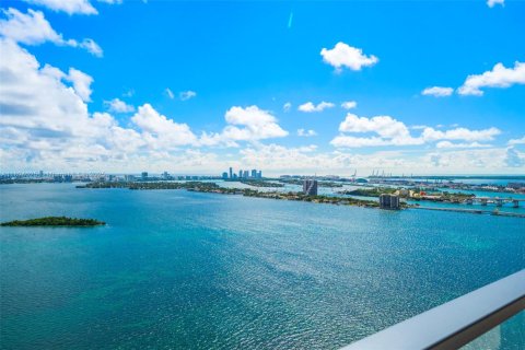 Condominio en venta en Miami, Florida, 4 dormitorios, 306.39 m2 № 1946051 - foto 3