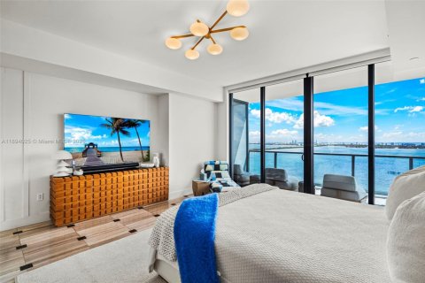 Condominio en venta en Miami, Florida, 4 dormitorios, 306.39 m2 № 1946051 - foto 21