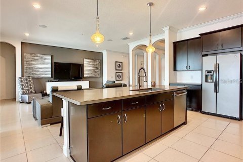 House in Winter Garden, Florida 4 bedrooms, 320.05 sq.m. № 2384395 - photo 5