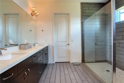 House in Winter Garden, Florida 4 bedrooms, 320.05 sq.m. № 2384395 - photo 10
