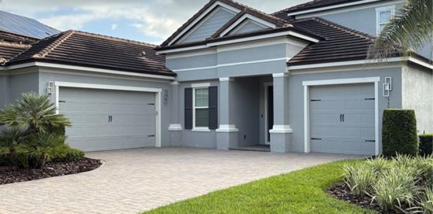 House in Winter Garden, Florida 4 bedrooms, 320.05 sq.m. № 2384395