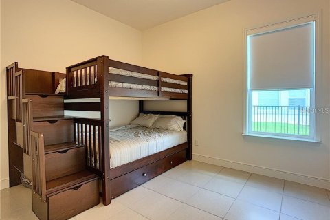 House in Winter Garden, Florida 4 bedrooms, 320.05 sq.m. № 2384395 - photo 13