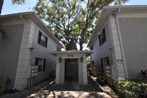 Condo in Tampa, Florida, 1 bedroom № 2258812 - photo 3