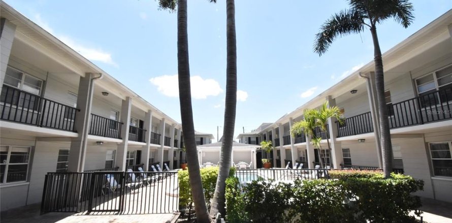 Condo in Tampa, Florida, 1 bedroom № 2258812