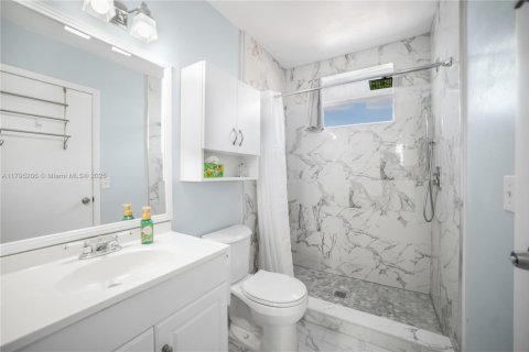 Casa en venta en Sunrise, Florida, 3 dormitorios, 132.2 m2 № 1936904 - foto 28