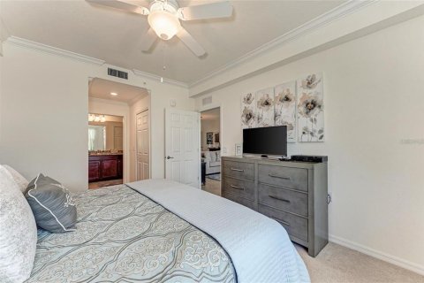 Condo in Bradenton, Florida, 2 bedrooms in LAKEWOOD NATIONAL  № 217456 - photo 20