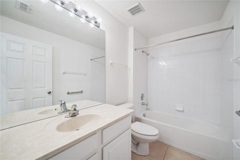 House in Casselberry, Florida 4 bedrooms, 182 sq.m. № 1821324 - photo 10