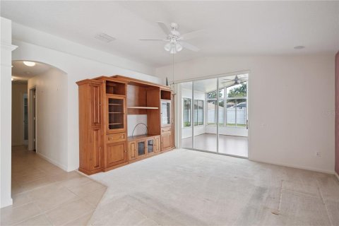 House in Casselberry, Florida 4 bedrooms, 182 sq.m. № 1821324 - photo 19