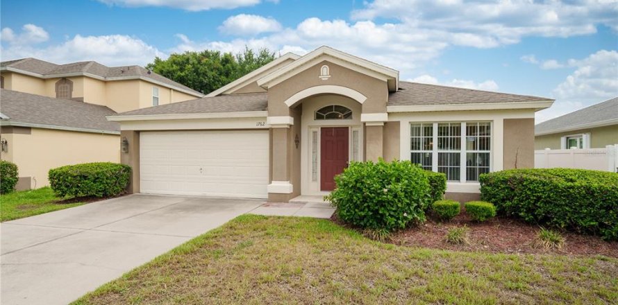 House in Casselberry, Florida 4 bedrooms, 182 sq.m. № 1821324