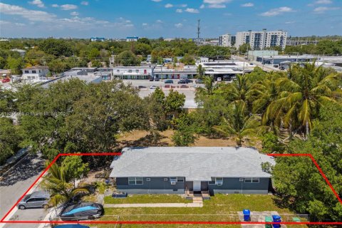 Купить коммерческую недвижимость в Майами, Флорида 153.29м2, № 1962873 - фото 6