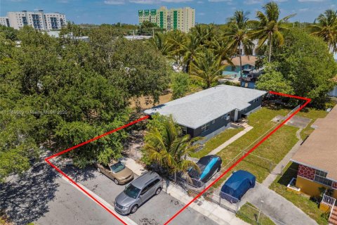 Купить коммерческую недвижимость в Майами, Флорида 153.29м2, № 1962873 - фото 5