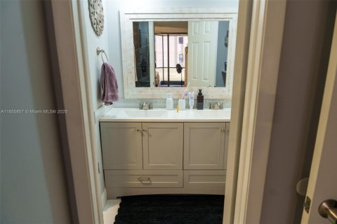 Condominio en venta en Pompano Beach, Florida, 2 dormitorios, 106.84 m2 № 1880332 - foto 13