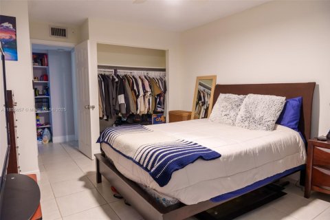 Condominio en venta en Pompano Beach, Florida, 2 dormitorios, 106.84 m2 № 1880332 - foto 18