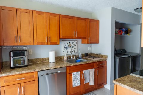 Condominio en venta en Pompano Beach, Florida, 2 dormitorios, 106.84 m2 № 1880332 - foto 7