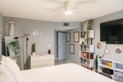 Condominio en venta en Pompano Beach, Florida, 2 dormitorios, 106.84 m2 № 1880332 - foto 12