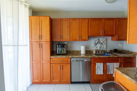 Condominio en venta en Pompano Beach, Florida, 2 dormitorios, 106.84 m2 № 1880332 - foto 6