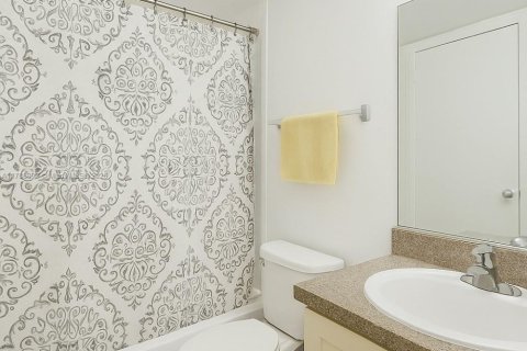 Condominio en venta en Sunrise, Florida, 1 dormitorio, 69.12 m2 № 1730797 - foto 5
