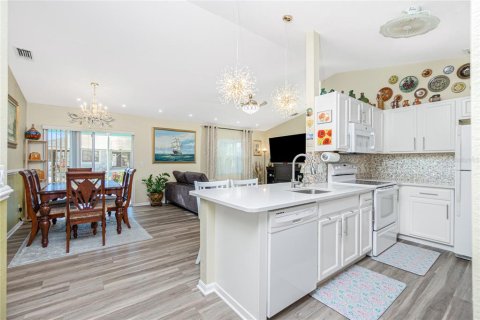 Villa ou maison à vendre à North Port, Floride: 3 chambres, 114.55 m2 № 1914254 - photo 5