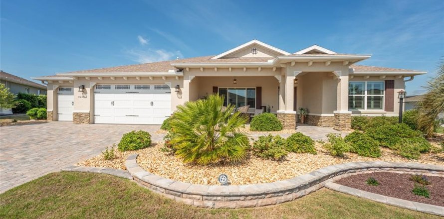 House in Ocala, Florida 2 bedrooms, 194.82 sq.m. № 2099557