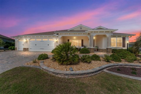House in Ocala, Florida 2 bedrooms, 194.82 sq.m. № 2099557 - photo 2