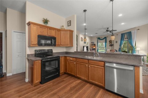 Condo in Ocala, Florida, 2 bedrooms № 2201524 - photo 13
