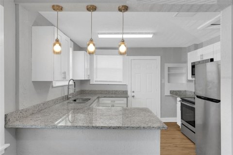 Villa ou maison à louer à Orlando, Floride: 3 chambres, 81.29 m2 № 1915011 - photo 9