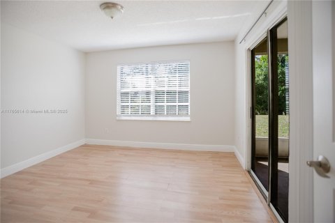 House in Port St. Lucie, Florida 3 bedrooms, 138.33 sq.m. № 1632947 - photo 4