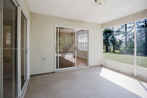 House in Port St. Lucie, Florida 3 bedrooms, 138.33 sq.m. № 1632947 - photo 25