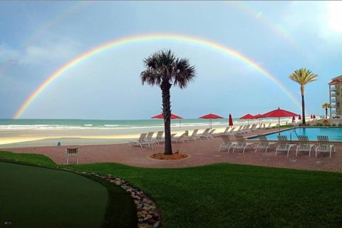 Condo in New Smyrna Beach, Florida, 2 bedrooms № 2217138 - photo 5