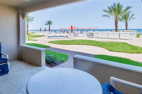 Condo in New Smyrna Beach, Florida, 2 bedrooms № 2217138 - photo 21