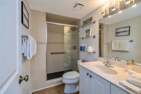 Condo in New Smyrna Beach, Florida, 2 bedrooms № 2217138 - photo 28