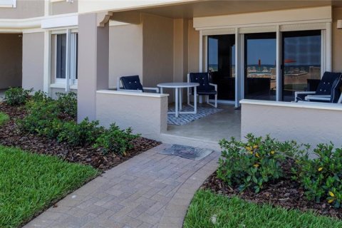 Condo in New Smyrna Beach, Florida, 2 bedrooms № 2217138 - photo 23