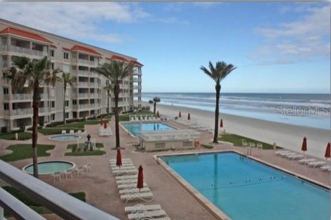 Condo in New Smyrna Beach, Florida, 2 bedrooms № 2217138 - photo 3
