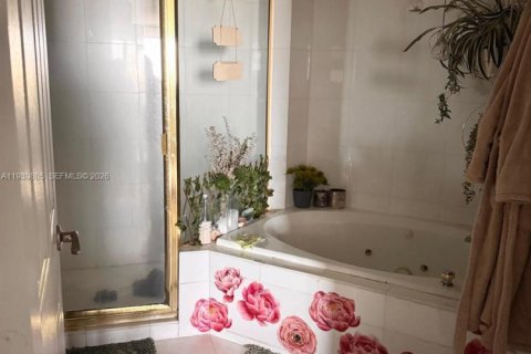 Copropriété à louer à Miami Beach, Floride: 2 chambres, 124.49 m2 № 1997074 - photo 10