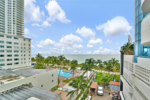 Copropriété à louer à Miami Beach, Floride: 2 chambres, 124.49 m2 № 1997074 - photo 18