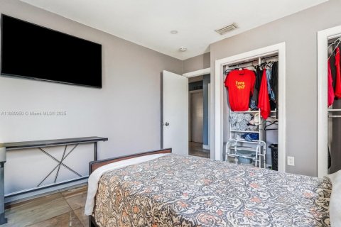 Casa en venta en Doral, Florida, 4 dormitorios, 256.69 m2 № 1975659 - foto 19