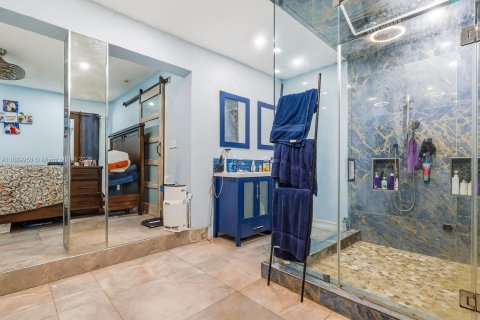 Casa en venta en Doral, Florida, 4 dormitorios, 256.69 m2 № 1975659 - foto 18