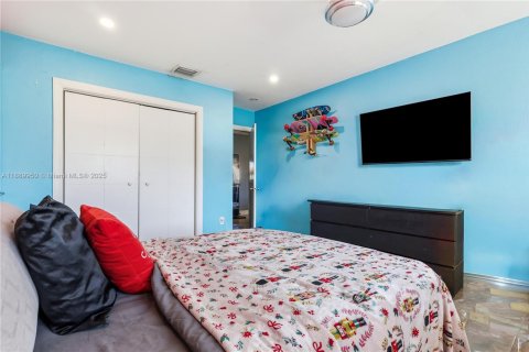 Casa en venta en Doral, Florida, 4 dormitorios, 256.69 m2 № 1975659 - foto 24