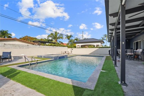 Casa en venta en Doral, Florida, 4 dormitorios, 256.69 m2 № 1975659 - foto 29