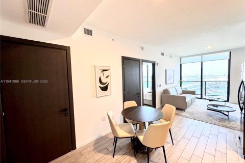 Condo in Miami, Florida, 1 bedroom  № 1998898 - photo 14