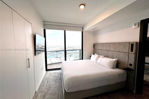 Condo in Miami, Florida, 1 bedroom  № 1998898 - photo 23