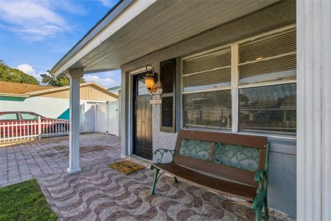 Casa en venta en Tampa, Florida, 4 dormitorios, 114.83 m2 № 2428956 - foto 11