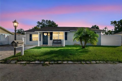 Casa en Tampa, Florida 4 dormitorios, 114.83 m2 № 2428956